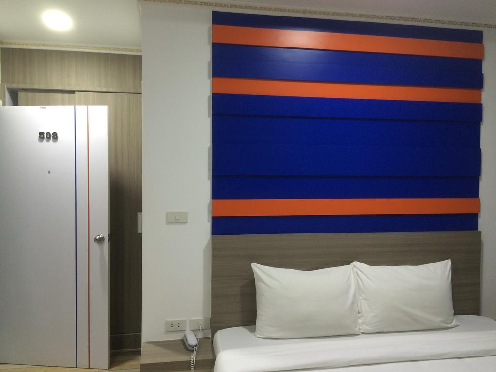 For You Residence Bangkok Exterior foto